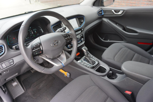 Hyundai IONIQ 1.6 GDi Hybrid Adaptive-Cruise/Camera/ Apple CarPlay/Dealeronderhouden/Rijklaarprijs!