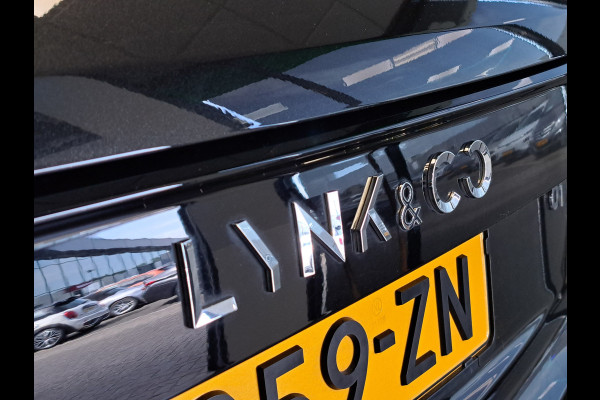 Lynk & Co 01 1.5  Hybride. 262 pk BlackLine edtion  Panorama, Navigatie, Infinty geluids install.  20 LMV, full 360 Camera, Stoel verwarming.