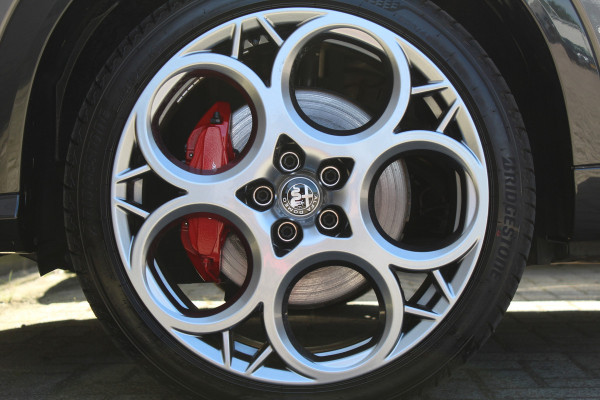 Alfa Romeo Tonale 1.3T PHEV Veloce | 20" Lichtmetaal | Adaptive Cruise | Harman Kardon