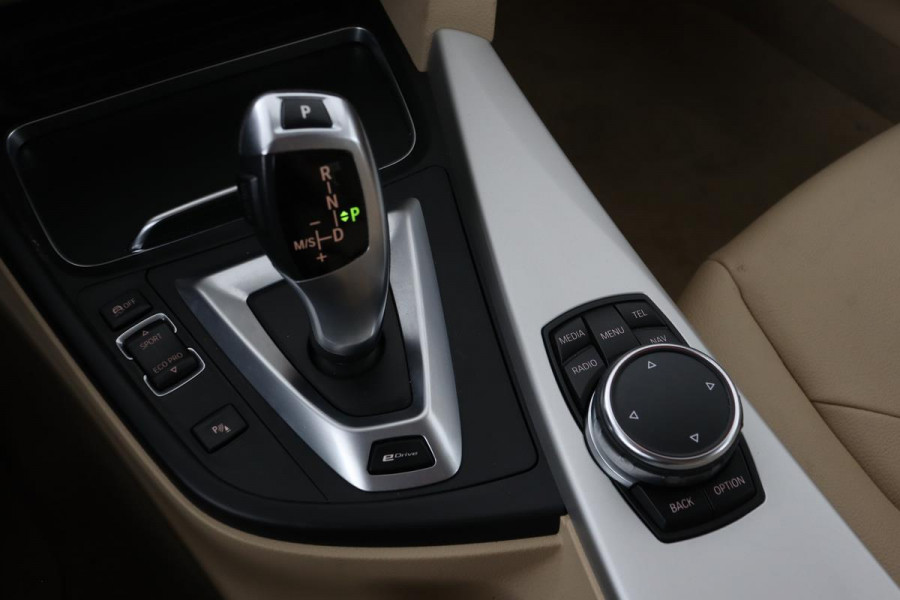 BMW 3-serie 330e Executive | Schuifdak | Harman/Kardon | Leder | Navigatie | Full LED | PDC | Climate control | Cruise control
