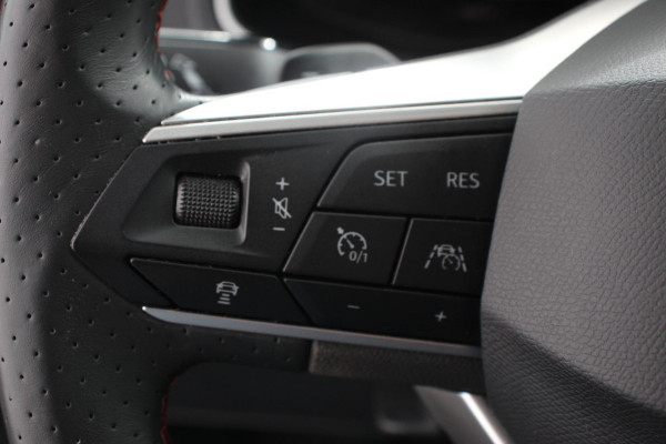 Seat Ibiza 1.0 TSI 110pk DSG FR | Navigatie | Apple Carplay/Android Auto | Parkeersensoren | Camera | Adaptive Cruise Control | Stoelverwarming | Ledverlichting | Virtual Cockpit | Getinte ramen | Climate Control