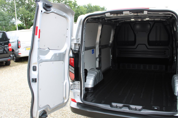 Ford Transit Custom 2.0 TDCI 136PK, L1H1, Airco, NIEUW, inclusief 5 jaar Ford garantie met een max van 200.000 KM