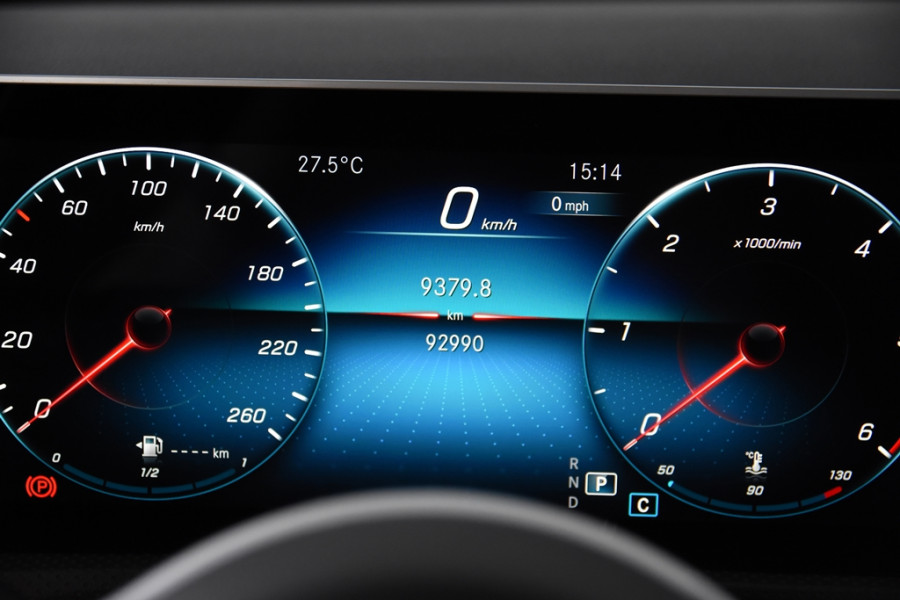 Mercedes-Benz A-Klasse 180 d Launch Edition *Leer*Navigatie*Stoelverwarming*