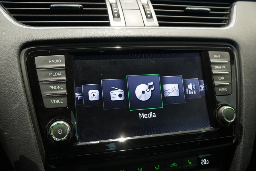 Škoda Octavia Combi 1.6 TDI + APPLE CARPLAY / STOELVERWARMING / TREKHAAK