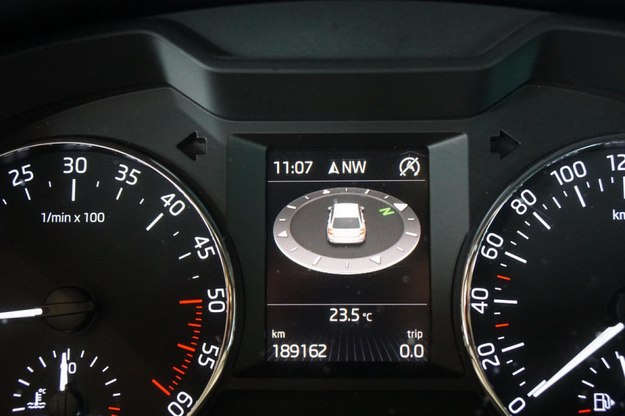 Škoda Octavia Combi 1.6 TDI + APPLE CARPLAY / STOELVERWARMING / TREKHAAK