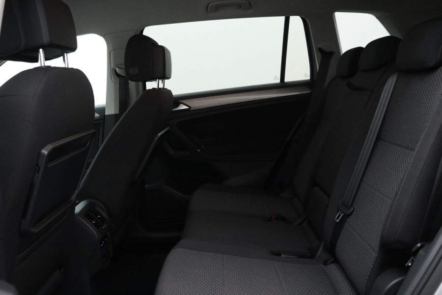 Volkswagen Tiguan Allspace 1.5 TSI Comfortline Business (NL-auto, 1e Eig, Dealer OnderH, Trekhaak, Navi, Adpt Cruise Con, Etc)