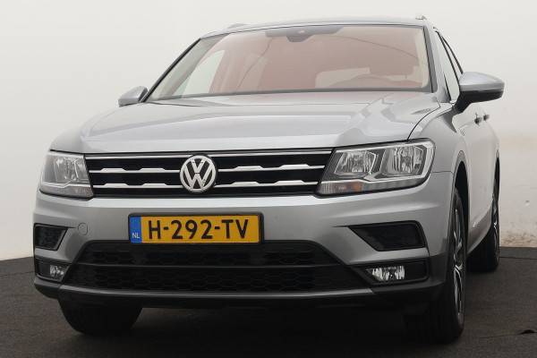 Volkswagen Tiguan Allspace 1.5 TSI Comfortline Business (NL-auto, 1e Eig, Dealer OnderH, Trekhaak, Navi, Adpt Cruise Con, Etc)