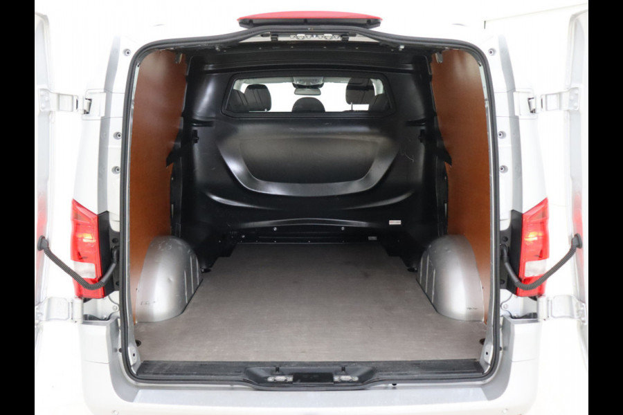 Mercedes-Benz Vito 114 CDI Extra Lang Dubbele cabine Extra beenruimte | 19'' inch lichtmetaal | 9G Automaat | Extra beenruimte | Camera | Treeplanken | DC |