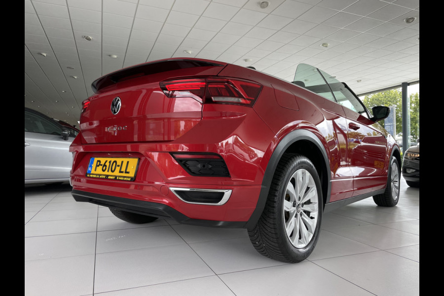 Volkswagen T-Roc Cabrio 1.5 TSI R-Line Automaat met R-Line exterieur Clim Control - Cruise control - Parks V+A - Navi - Radio/TEL/USB/AUX -  MFL Stuurwiel - ML - LMV - CD+AB - Ramen E-V+A - Spiegels E_V+V - V-Stoelen V+V -  RS - Rijstr.S - HSA - LED - Park ass