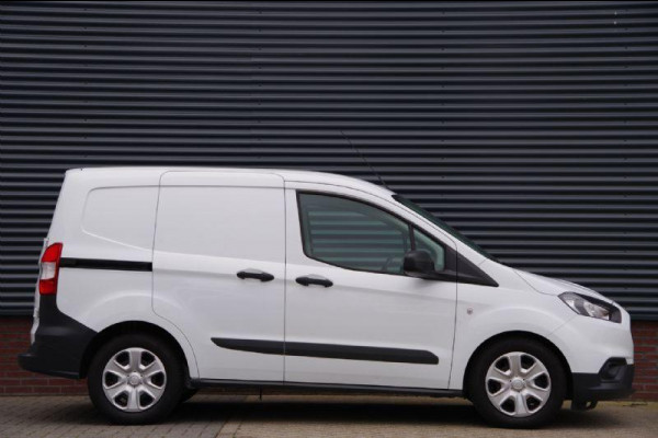 Ford Transit Courier 1.5 TDCI Trend Duratorq S&S 100PK, AIRCO, DAB+, SCHUIFDEUR, LEDEREN STUURWIEL, BLUETOOTH