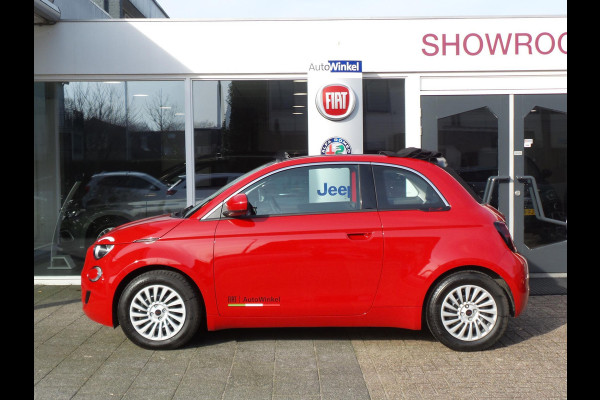 Fiat 500E CABRIO RED 42 kWh | € 2.000,- SEPP | Clima | Navi | Draadloos laden smartphone | Apple Carplay | PDC