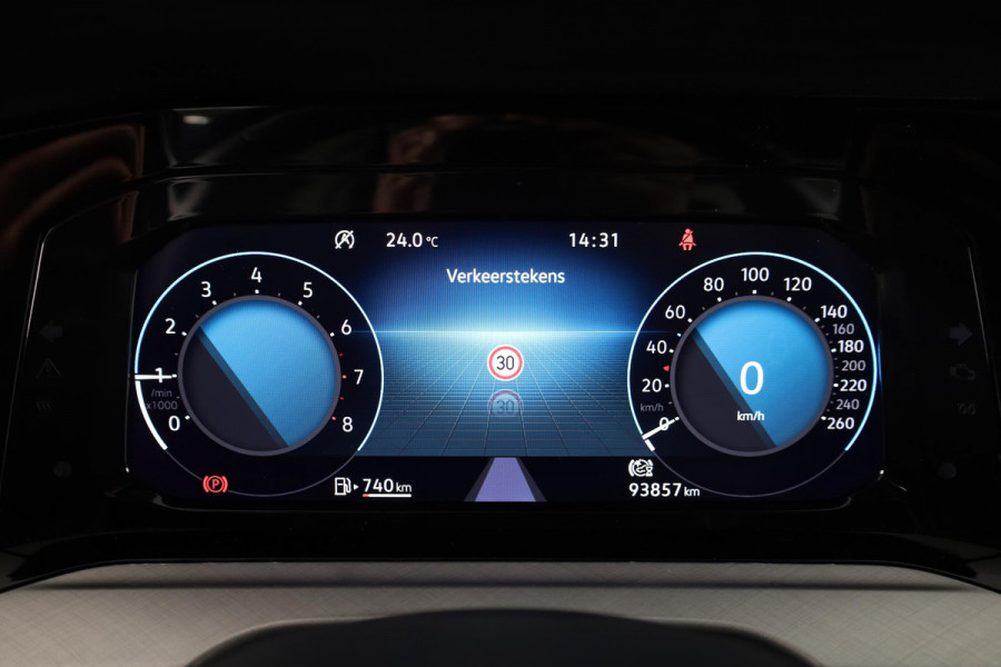 Volkswagen Golf 1.0 TSI Life 110 pk | Navigatie | Parkeersensoren | LED koplampen | Adaptieve cruise control |