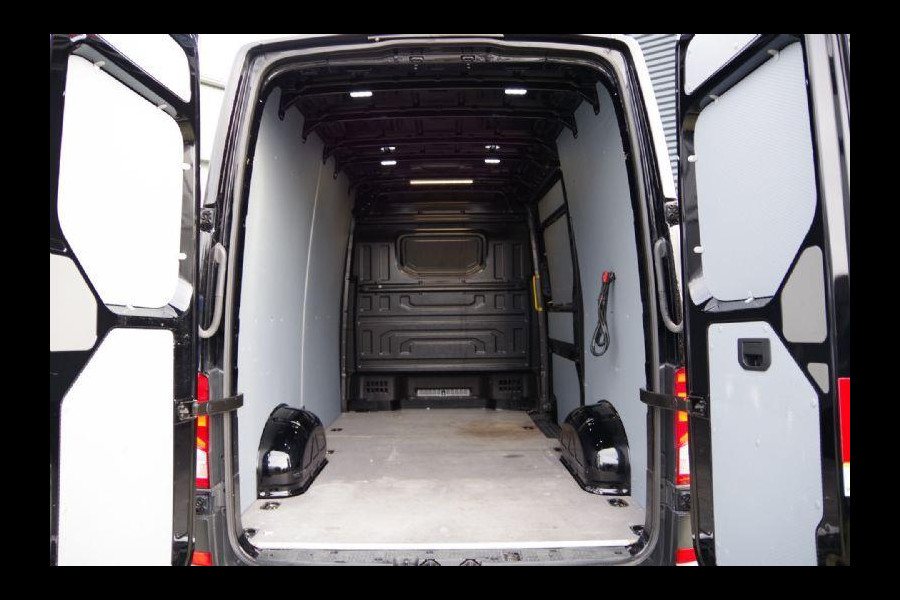 Volkswagen Crafter 35 2.0 TDI L3H3(L2H2) 177PK AUT. BLACK LINE, CRUISE CONTROL, STOELVERWARMING, AIRCO, PARKEERSENSOREN