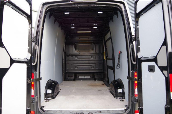 Volkswagen Crafter 35 2.0 TDI L3H3(L2H2) 177PK AUT. BLACK LINE, CRUISE CONTROL, STOELVERWARMING, AIRCO, PARKEERSENSOREN