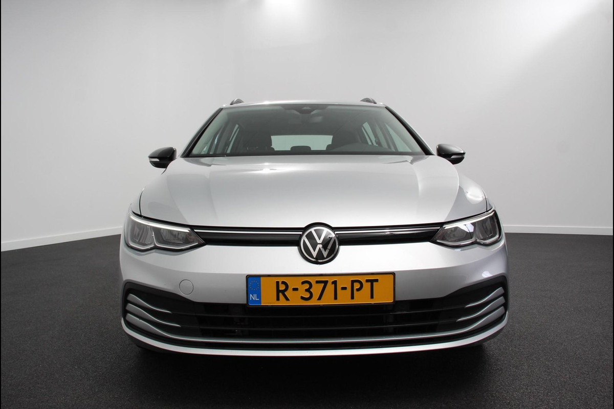 Volkswagen GOLF Variant 1.0 eTSI 110pk DSG Life | Navigatie | Climate Control | Parkeer sensoren | Cruise control adaptive | Stoelverwarming | Led