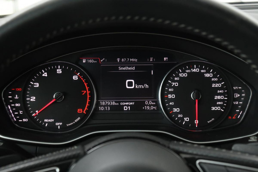 Audi A4 2.0 TFSI MHEV Sport S Line Edition | 1e eigenaar | Trekhaak | Sportstoelen | PDC | Full LED | Half leder | Navigatie