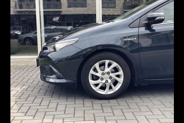 Toyota Auris 1.8 Hybrid Dynamic | Navigatie, Licht + Regensensor, Parkeercamera, Bluetooth, Stuurbediening, Lichtmetalen velgen