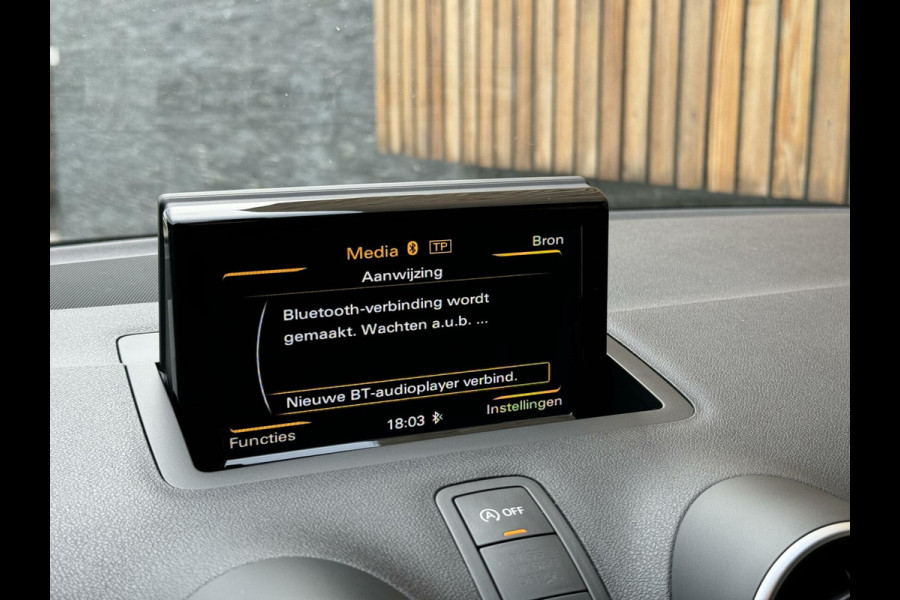 Audi A1 Sportback 1.0 TFSI Adrenalin S-line | Navigatie | Airco | Cruise control | Lichtmetalen velgen | Bluetooth | Zwart dak!