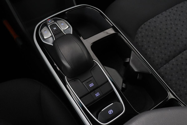 Hyundai IONIQ Comfort EV | 1e eigenaar | Carplay | Adaptive Cruise | Camera | Keyless | Navigatie | Lane Assist