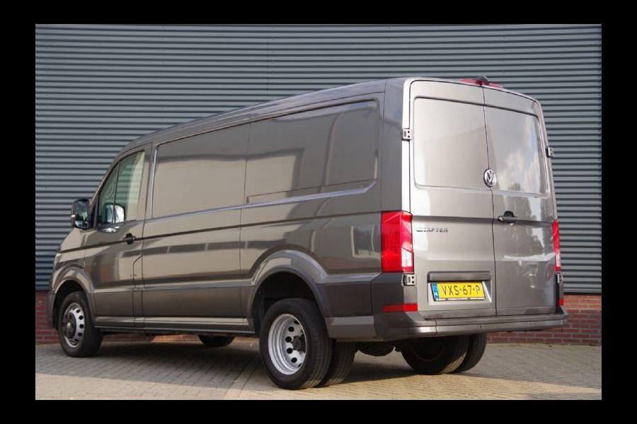 Volkswagen Crafter 50 2.0 TDI L3H2 (L2H1) 177PK AUT. 3.5T TREKGEW. CAMERA, NAVI, CRUISE, AIRCO, STOELVERWARMING, DUBBEL LUCHT