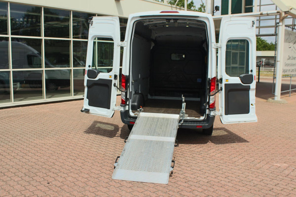 Ford Transit 310 2.0 TDCI L2H3 Trend Navigatie / PDC / Oprijplaat 400 Kg/ DAB+/ Voorruit Verwarmd/ 34.496 KM!/ Adaptieve Cruise Control/