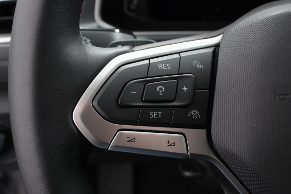 Volkswagen T-Roc 1.5 TSI 150pk DSG Style | Navigatie | Apple Carplay/Android Auto | Parkeersensoren | Camera | Blind Spot Assist | Adaptive Cruise Control | Elektrische achterklep | Stoel- en stuurverwarming | Getinte ramen | Virtual Cockpit | Climate Control
