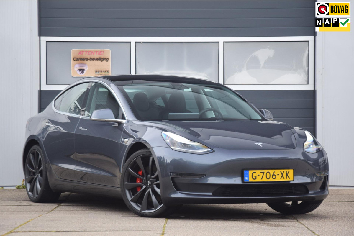 Tesla Model 3 Performance 75 kWh + ZOMER EN WINTERBANDEN