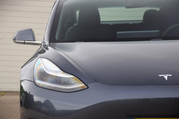 Tesla Model 3 Performance 75 kWh + ZOMER EN WINTERBANDEN