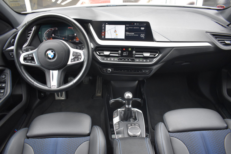 BMW 1-serie 118i M-sport Business Edition Plus / Live cockpit / Clima / Full LED / Stoelverwarming / Apple CarPlay