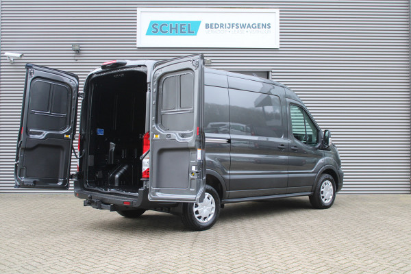 Ford Transit 350 2.0 TDCI L2H2 Trend 130pk - Navigatie - Blind spot - Camera - Trekhaak - Reservewiel - Rijklaar