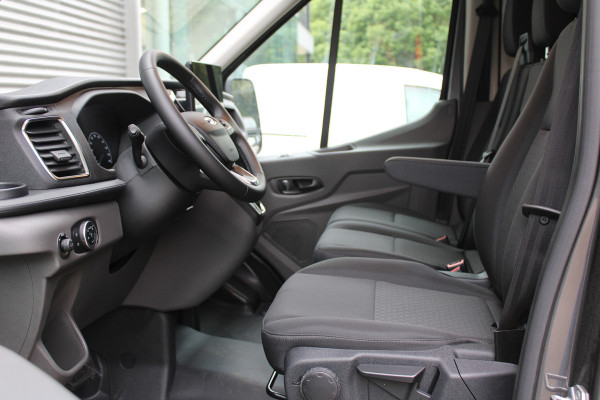 Ford Transit 350 2.0 TDCI L2H2 Trend 130pk - Navigatie - Blind spot - Camera - Trekhaak - Reservewiel - Rijklaar