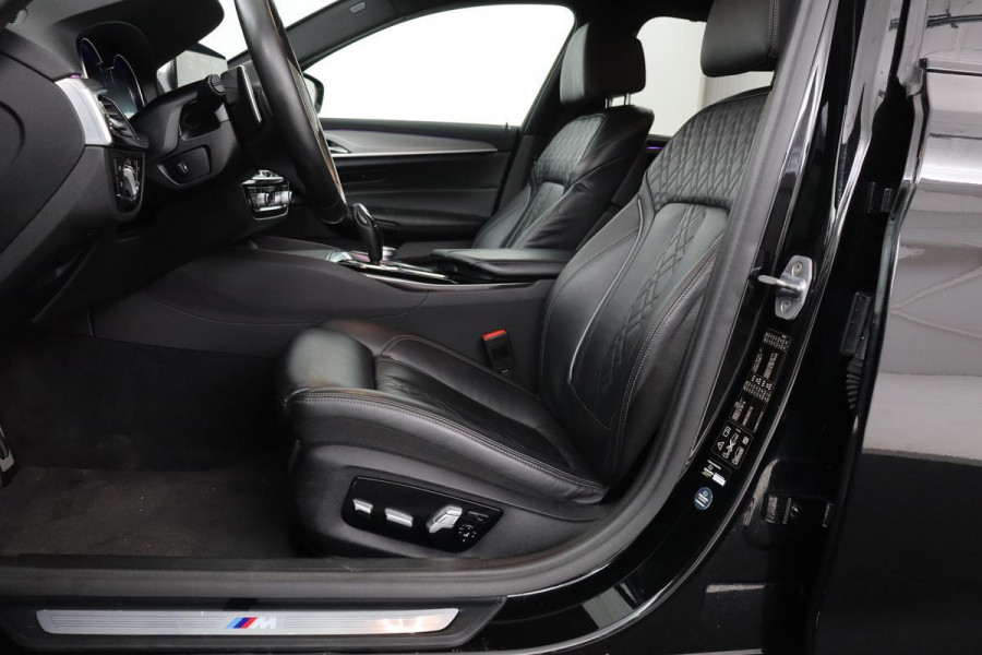 BMW 5 Serie 540i xDrive M Sport | Nappaleder | Head-up | Stoel & Stuurverwarming | Trekhaak | HiFi | 360 Camera | Sportstoelen | Navigatie