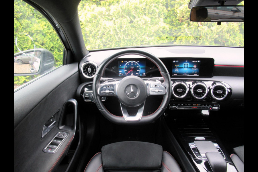 Mercedes-Benz A-Klasse 200 Automaat*Ecc*Camera*AMG-Line*