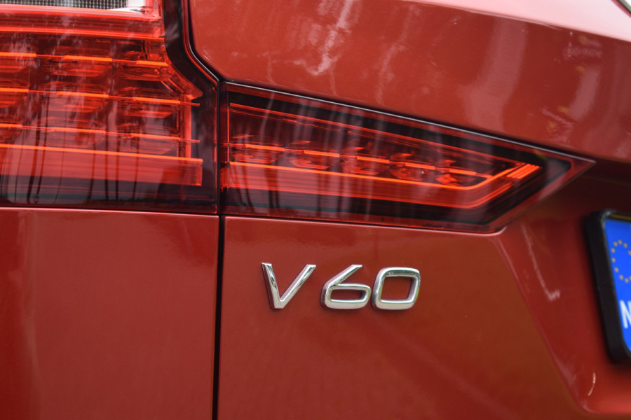 Volvo V60 T6 340PK Automaat Twin Engine AWD Inscription | Trekhaak | Panoramadak | ACC | Blis | Elektr. stoel | Leder | Stoelverwarming |