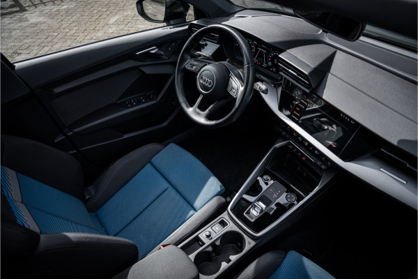 Audi A3 Sportback 40 TFSI e Edition - Panodak - Adapt Cruise - 18inch