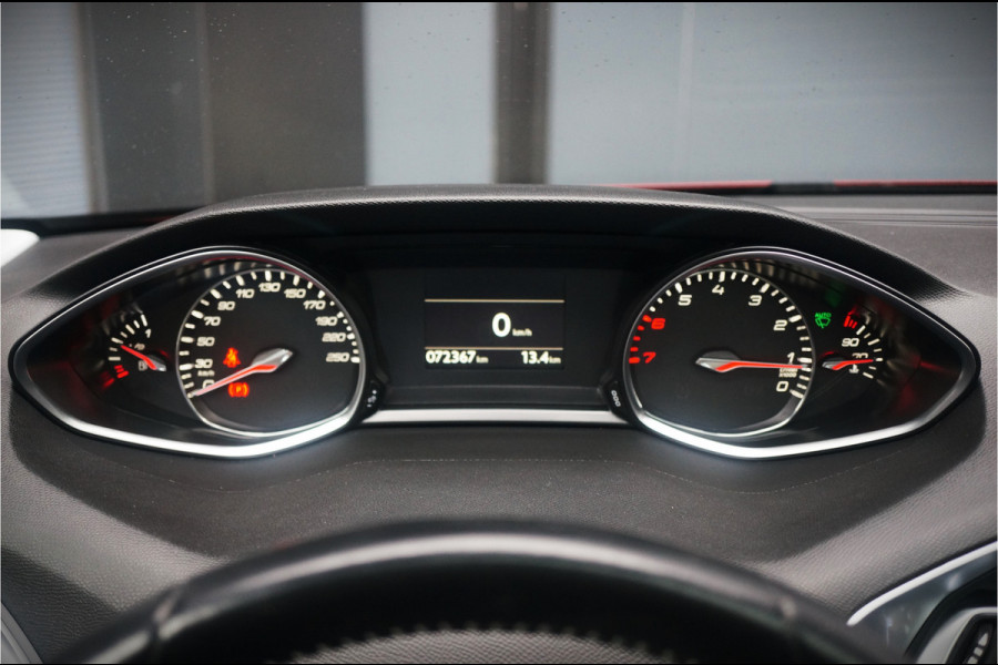 Peugeot 308 1.2 PureTech Allure | LED | Keyless | Navigatie | 1e eigenaar | Panoramadak | Trekhaak | Adaptive Cruise Control | Bluetooth | Climate Control |