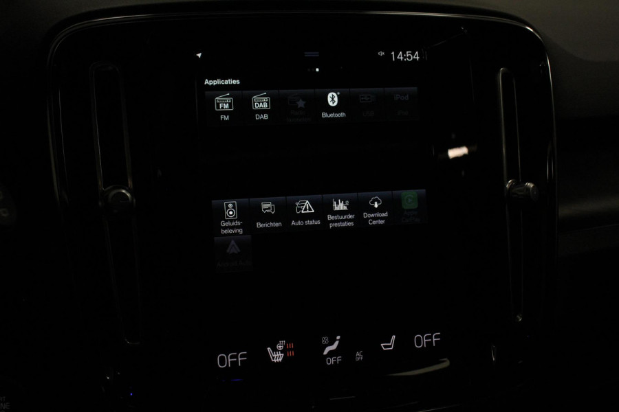 Volvo XC40 1.5 T5 Recharge Ultimate Dark MY 2023 PHEV | Electrisch Glazen Panorama dak | Navigatie | Dab | Led | Adaptive Cruise Control | Camera | Parkeer sensoren