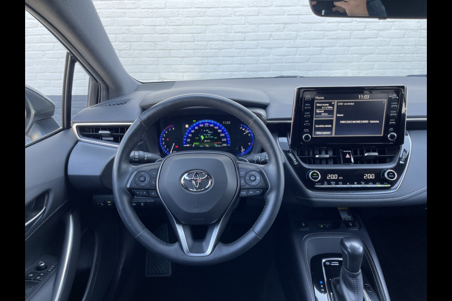 Toyota Corolla 2.0 Hybrid Style Bi-Tone | CarPlay | Camera | ACC | LED | DAB+ | 17 inch