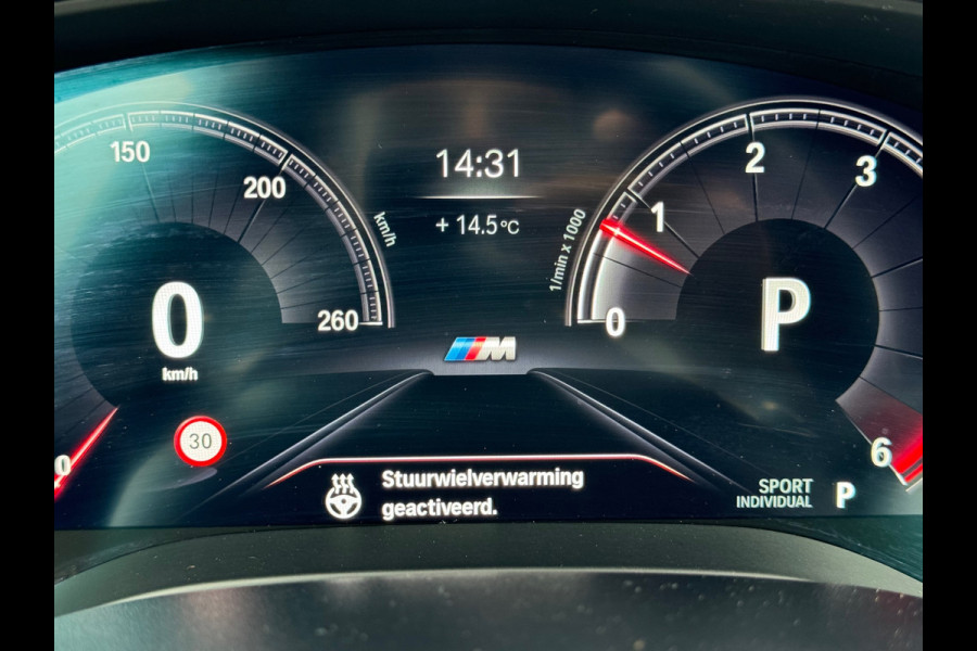 BMW 5 Serie Touring 530d xDrive High Executive| M-SPORT| ELEK. PANO| ELEK. STOELEN| STUURVERWARMING| CAMERA| BOMVOL!!|