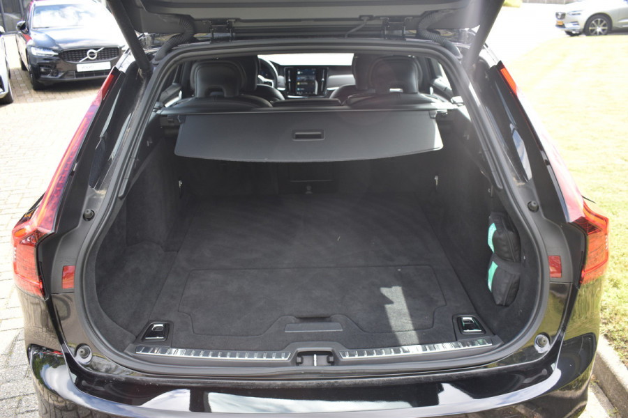 Volvo V90 Recharge T6 AWD 350PK Automaat R-Design | Long Range | Trekhaak | ACC | BLIS | Elektr. stoel | 19"LMV | Dubbel glas |
