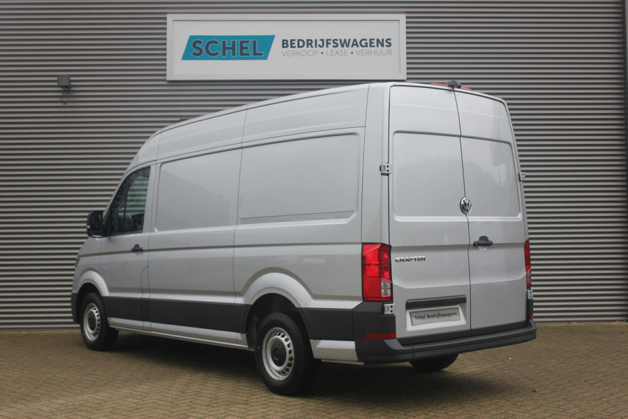 Volkswagen Crafter 35 2.0 TDI L3H3 177pk - LED koplampen - Navigatie - Geveerde stoel - Cruise - Camera - DAB - Parkeersensoren - Rijklaar