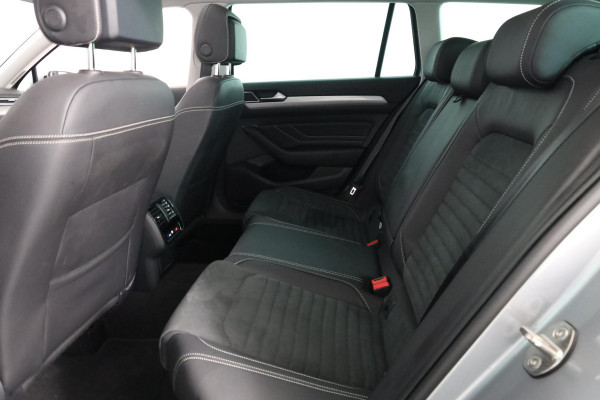 Volkswagen Passat Variant 1.4 TSI PHEV GTE Business 218 pk Automaat (DSG) | Navigatie | Panoramadak | Parkeersensoren (Park assist) | Achteruitrijcamera | Stoelverwarming |