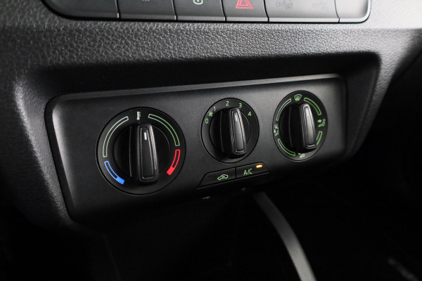 Škoda Fabia 1.0 Ambition 75 pk | Navigatie via App | Parkeersensoren achter | Airco | Cruise control |