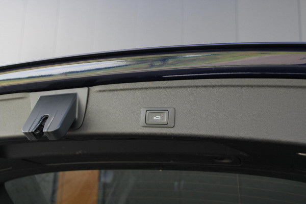 Audi A4 Avant 40 TFSI S - line | Pano | Leder | Memory