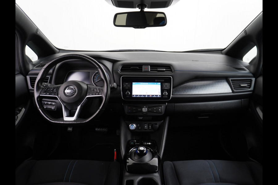 Nissan Leaf (10.840 na Subsidie) V2G Navi Camera Apple Carplay Android 17" Adaptive-Cruise Bordherk. LED Lane-dep.Stuur+Stoel-verwarming Dab 38.000 nieuw E-pedal One pedal drive! 1e eigenaar Dealer onderhouden Origineel NLse auto !