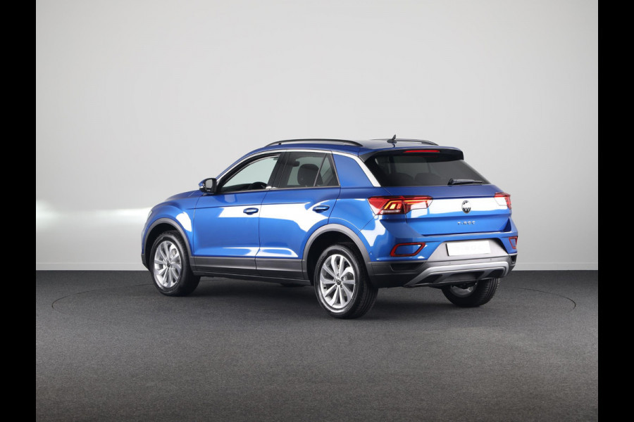 Volkswagen T-Roc Life Edition 1.0 85 kW / 115 pk TSI SUV 6 versn. H and