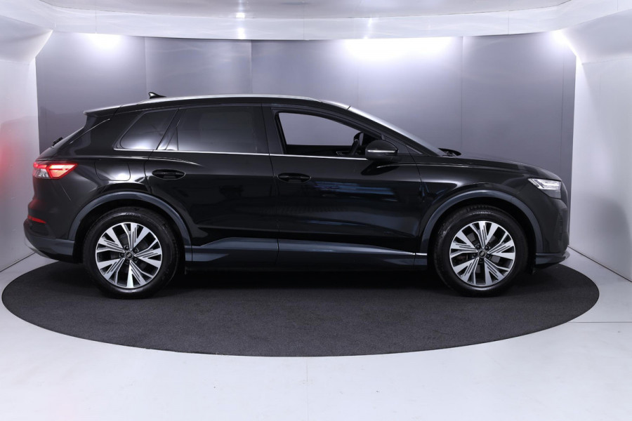 Audi Q4 e-tron 35 Launch edition Advanced 55 kWh 170 pk | Navigatie | Parkeersensoren achter | Matrix LED koplampen | Stoelverwarming | Lichtmetalen velgen 19'' |