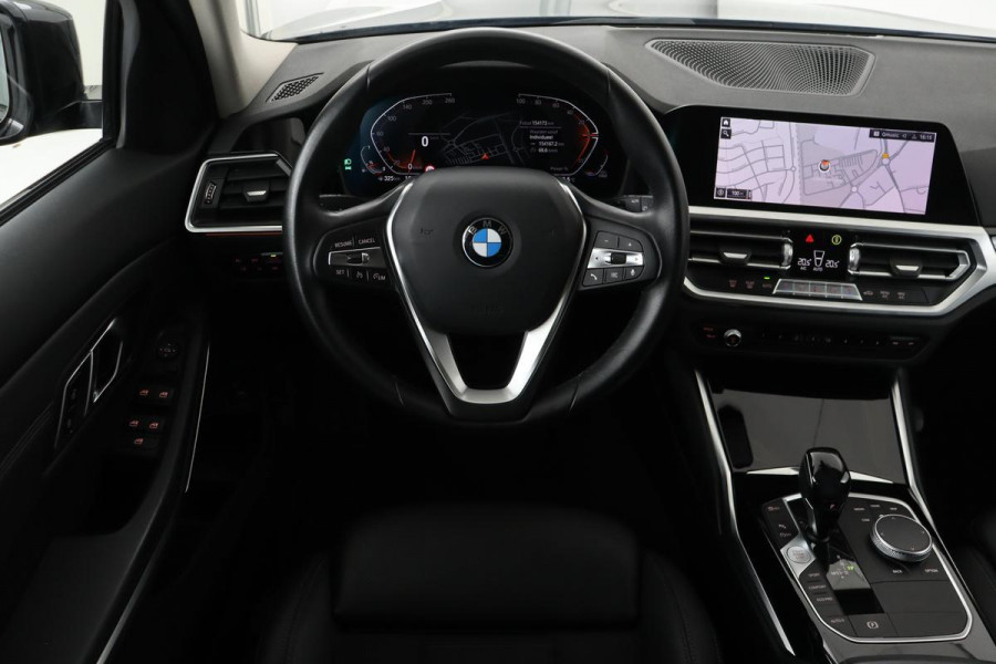 BMW 3-serie 320i Executive Edition | Sport Line | Trekhaak | Half leder | Carplay | PDC | Full LED | Navigatie | DAB+