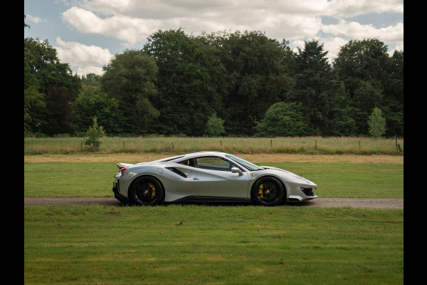 Ferrari 488 Pista | Lift | Cuoio Alcantara! | Full PPF | Veel carbon | Argento Nurburgring