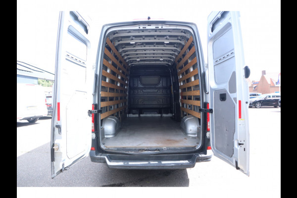 Volkswagen Crafter 35 2.0 TDI L4H4 3 zit, lat om lat, Navigatie, Climtae,